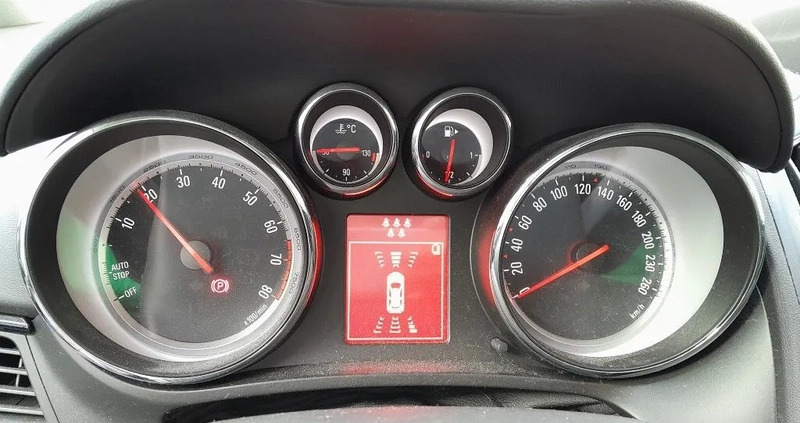 Opel Zafira cena 27000 przebieg: 120572, rok produkcji 2016 z Nowy Sącz małe 106